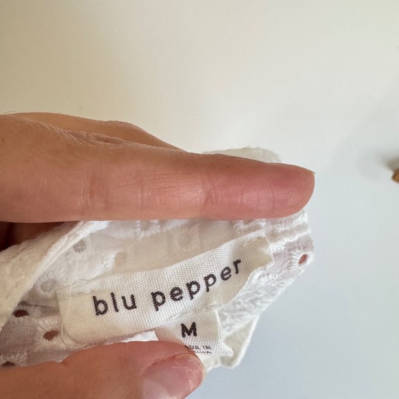 Blu‎ Pepper White Eyelet Ruffle Sleeve Peplum Top Blouse - M - Picture 2 of 6